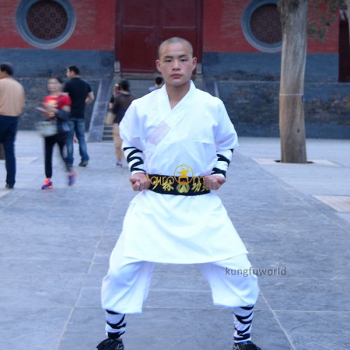 Одежда шаолиньских монахов белая. Шаолинская серия.