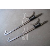 Шуан-гоу (меч-крюк или петушиные лапки)